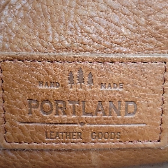 Portland Leather Cognac Shoulder Tote / Crossbody with Front Pocket - Picture 2 of 16